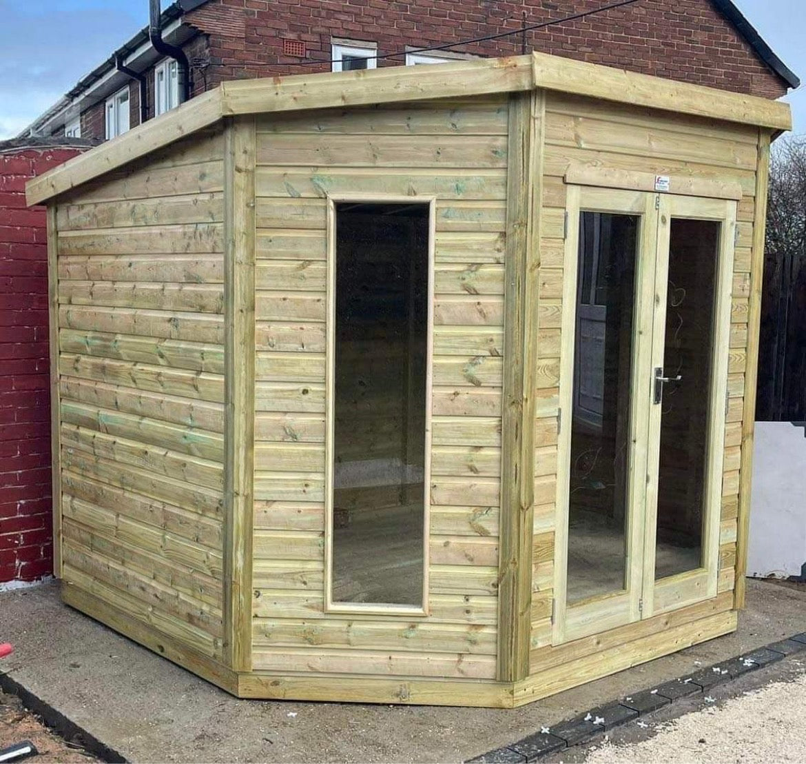 Bishopdale Contemporary Summer House