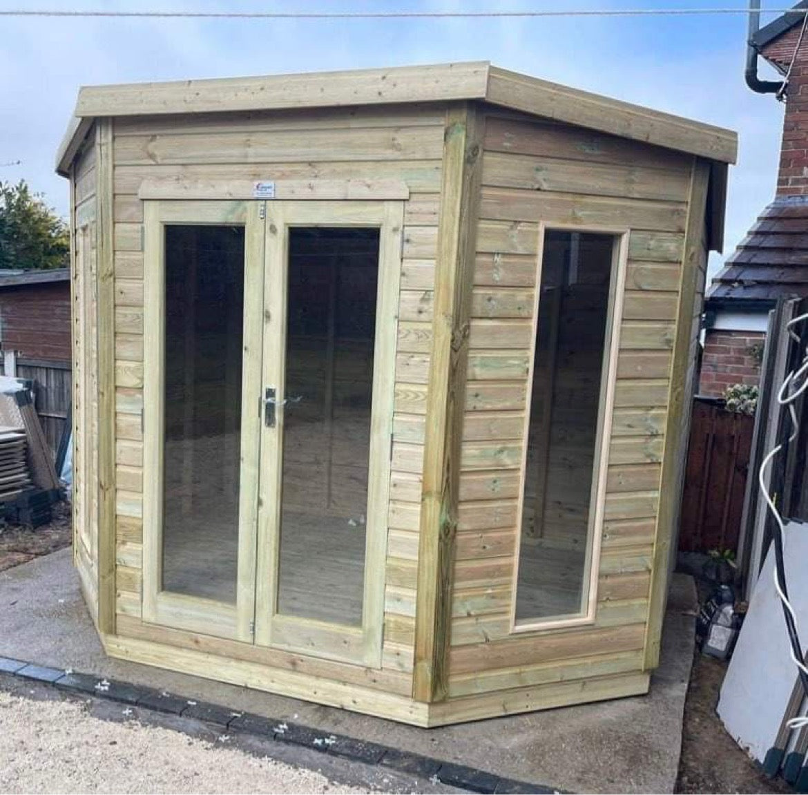 Bishopdale Contemporary Summer House