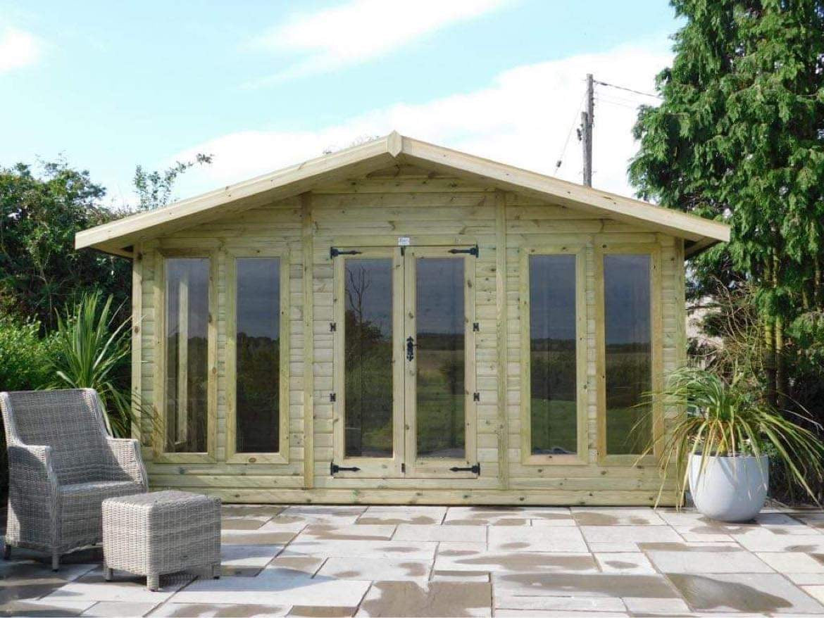 Kingsdale Contemporary Summer House